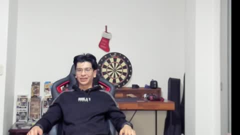 Snapshot of logannick chatting on 01/21/25, 08:08 Logan online show from 01/21/25, 08:08