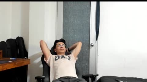 Snapshot of logannick chatting on 09/16/25, 07:31 Logan online show from 09/16/25, 07:31