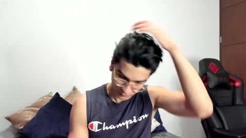 Snapshot of logannick chatting on 11/24/25, 08:25 Logan online show from 11/24/25, 08:25