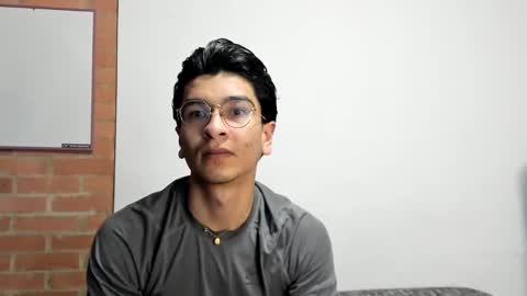 Snapshot of logannick chatting on 12/23/25, 08:45 Logan online show from 12/23/25, 08:45