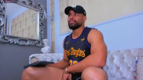 Snapshot of logansimmons chatting on 09/22/25, 02:35 U can call me Logan online show from 09/22/25, 02:35