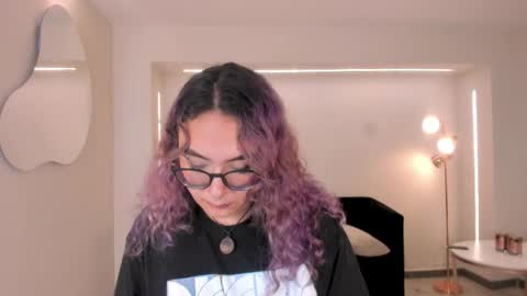 Snapshot of loiseharper chatting on 05/16/26, 07:34 Loise online show from 05/16/26, 07:34