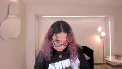 Snapshot of loiseharper chatting on 05/16/26, 08:18 Loise online show from 05/16/26, 08:18
