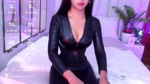 Snapshot of loisewilliams chatting on 03/09/25, 06:17 Mistress L online show from 03/09/25, 06:17