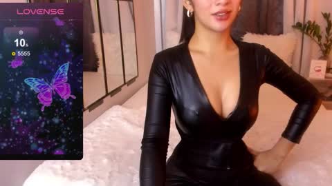 Snapshot of loisewilliams chatting on 03/31/26, 03:23 Mistress L online show from 03/31/26, 03:23
