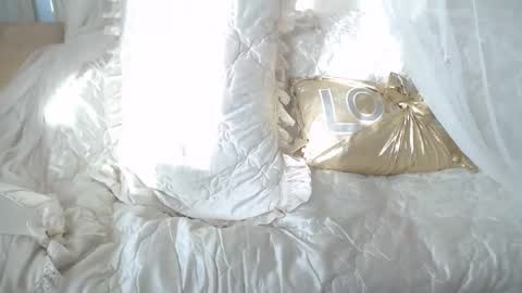 Lilu online show from 11/26/25, 07:31