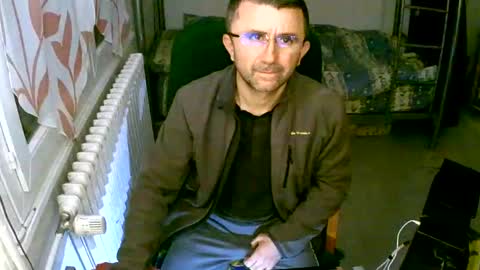 Snapshot of lokoum39 chatting on 12/03/24, 06:28 lokoum39 online show from 12/03/24, 06:28