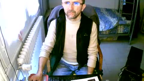 Snapshot of lokoum39 chatting on 12/07/24, 12:02 lokoum39 online show from 12/07/24, 12:02