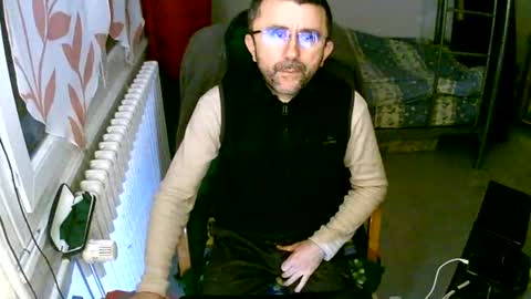 Snapshot of lokoum39 chatting on 12/10/24, 04:17 lokoum39 online show from 12/10/24, 04:17