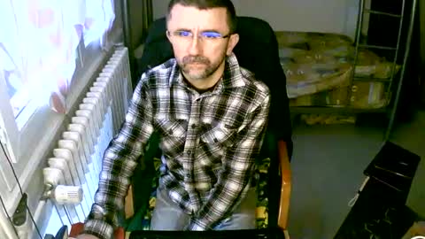 Snapshot of lokoum39 chatting on 01/31/25, 04:06 lokoum39 online show from 01/31/25, 04:06