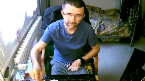 Snapshot of lokoum39 chatting on 02/10/25, 03:42 lokoum39 online show from 02/10/25, 03:42