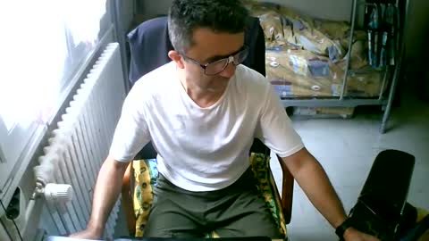 Snapshot of lokoum39 chatting on 09/13/25, 09:20 lokoum39 online show from 09/13/25, 09:20