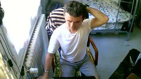 Snapshot of lokoum39 chatting on 10/28/25, 01:36 lokoum39 online show from 10/28/25, 01:36