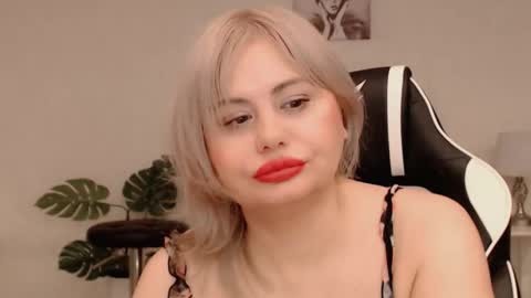  Lola  online show from 01/15/26, 10:20