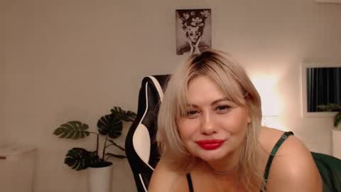  Lola  online show from 03/06/26, 06:43