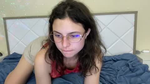 lola_aspis online show from 10/03/25, 04:48