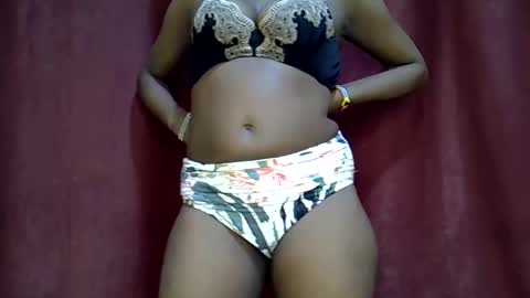 lola_beib online show from 05/26/26, 07:48