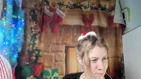 lola_belgium online show from 12/16/25, 07:13