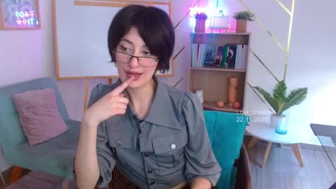 Snapshot of lola_creamy chatting on 11/22/25, 02:05 Lola online show from 11/22/25, 02:05