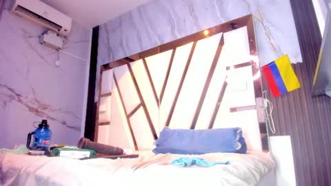 Snapshot of lola_hornei chatting on 07/30/26, 11:37 Lola online show from 07/30/26, 11:37
