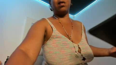 lola_js online show from 05/11/26, 02:45