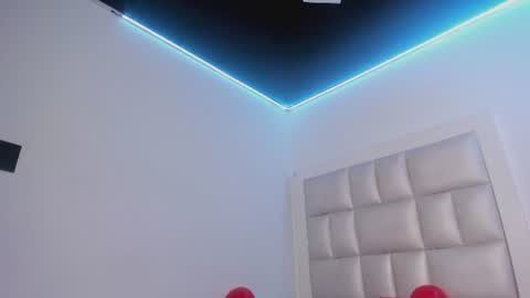 lola_js online show from 06/17/26, 04:30