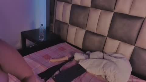 lola_js online show from 06/20/26, 12:03