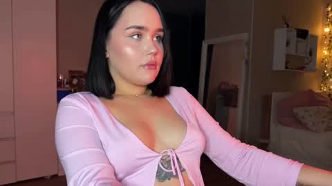 lola_razee online show from 06/11/26, 12:19