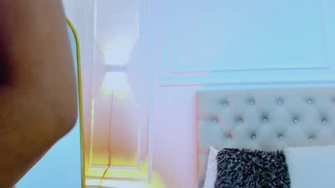 lola red online show from 10/10/25, 06:29