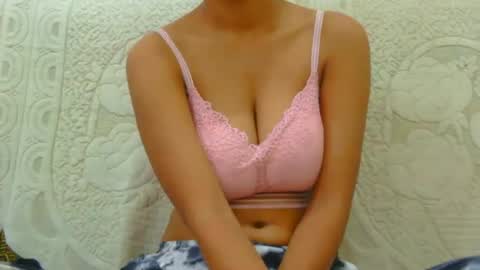 Snapshot of lolaa_darling chatting on 01/15/25, 10:06 lolaa online show from 01/15/25, 10:06