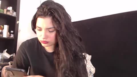 Snapshot of lolaa_staars chatting on 01/26/25, 12:01 lolaa_staars online show from 01/26/25, 12:01