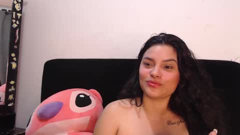 Snapshot of lolaa_staars chatting on 02/23/25, 10:17 lolaa_staars online show from 02/23/25, 10:17