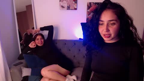 lolaandcamille online show from 02/25/25, 04:53