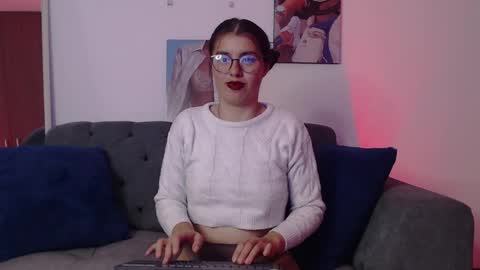 lolaandcamille online show from 03/11/25, 10:31