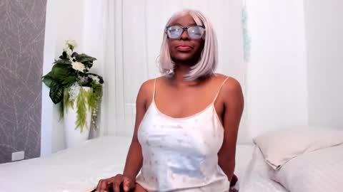 Snapshot of lolajenkiins chatting on 09/18/25, 12:51 lola online show from 09/18/25, 12:51