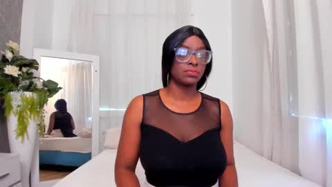 Snapshot of lolajenkiins chatting on 09/22/25, 12:51 lola online show from 09/22/25, 12:51