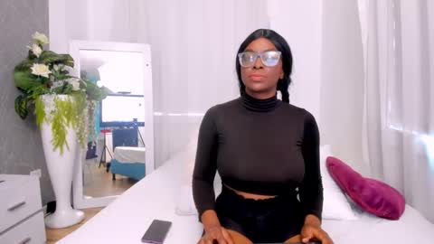 Snapshot of lolajenkiins chatting on 09/23/25, 12:52 lola online show from 09/23/25, 12:52