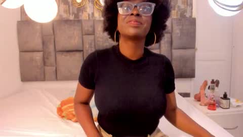 Snapshot of lolajenkiins chatting on 10/04/25, 04:10 lola online show from 10/04/25, 04:10