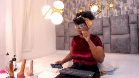 Snapshot of lolajenkiins chatting on 10/05/25, 04:22 lola online show from 10/05/25, 04:22