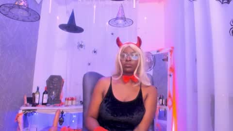 Snapshot of lolajenkiins chatting on 10/30/25, 05:20 lola online show from 10/30/25, 05:20