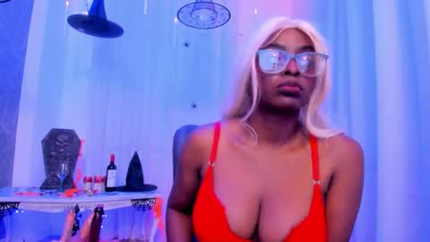 Snapshot of lolajenkiins chatting on 10/31/25, 09:16 lola online show from 10/31/25, 09:16