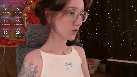 lolami_ online show from 06/24/26, 07:29