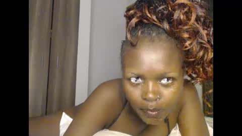 lolamia7 online show from 02/25/25, 01:50