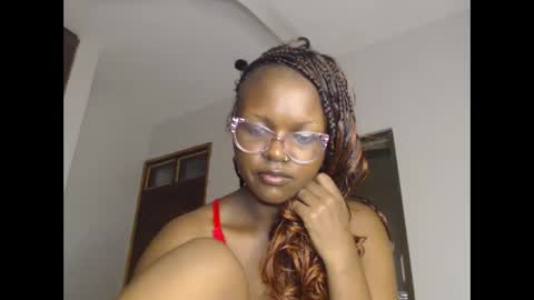 lolamia7 online show from 02/26/25, 04:47