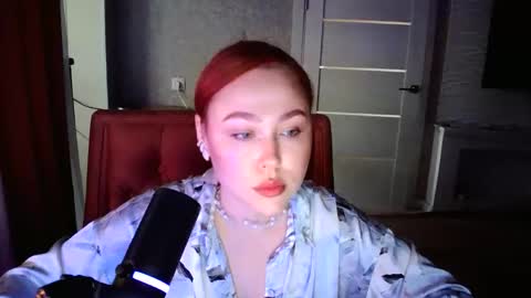 Snapshot of lolamint_ chatting on 09/14/25, 12:59 Lola online show from 09/14/25, 12:59