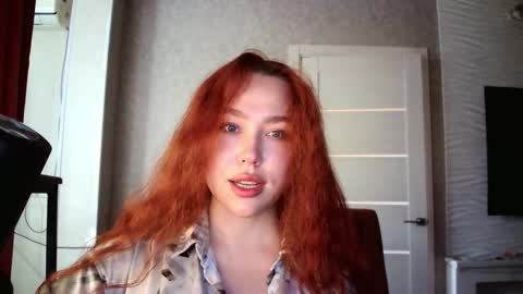 Snapshot of lolamint_ chatting on 09/19/25, 11:55 Lola online show from 09/19/25, 11:55