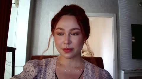 Snapshot of lolamint_ chatting on 09/22/25, 10:50 Lola online show from 09/22/25, 10:50