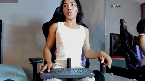 lolareyes1 online show from 02/01/26, 02:15