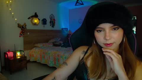 Snapshot of lolaverse chatting on 12/22/25, 09:34 Lola doll online show from 12/22/25, 09:34