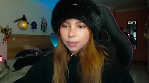 Snapshot of lolaverse chatting on 02/17/26, 12:07 Lola doll online show from 02/17/26, 12:07